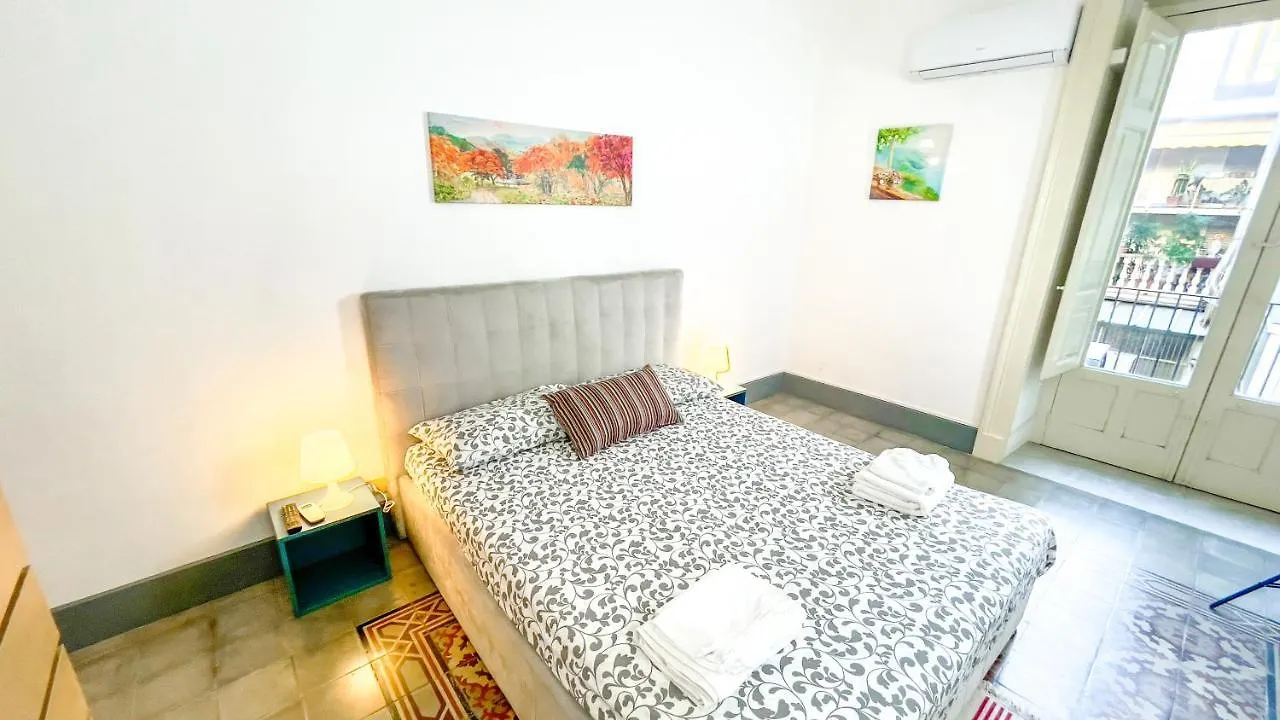 Casa vacanze Edificio Storico - Appartamento 2 Piani - Centro Di Catania Italia