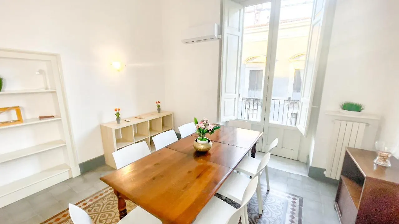 Edificio Storico - Appartamento 2 Piani - Centro Di Catania Italia
